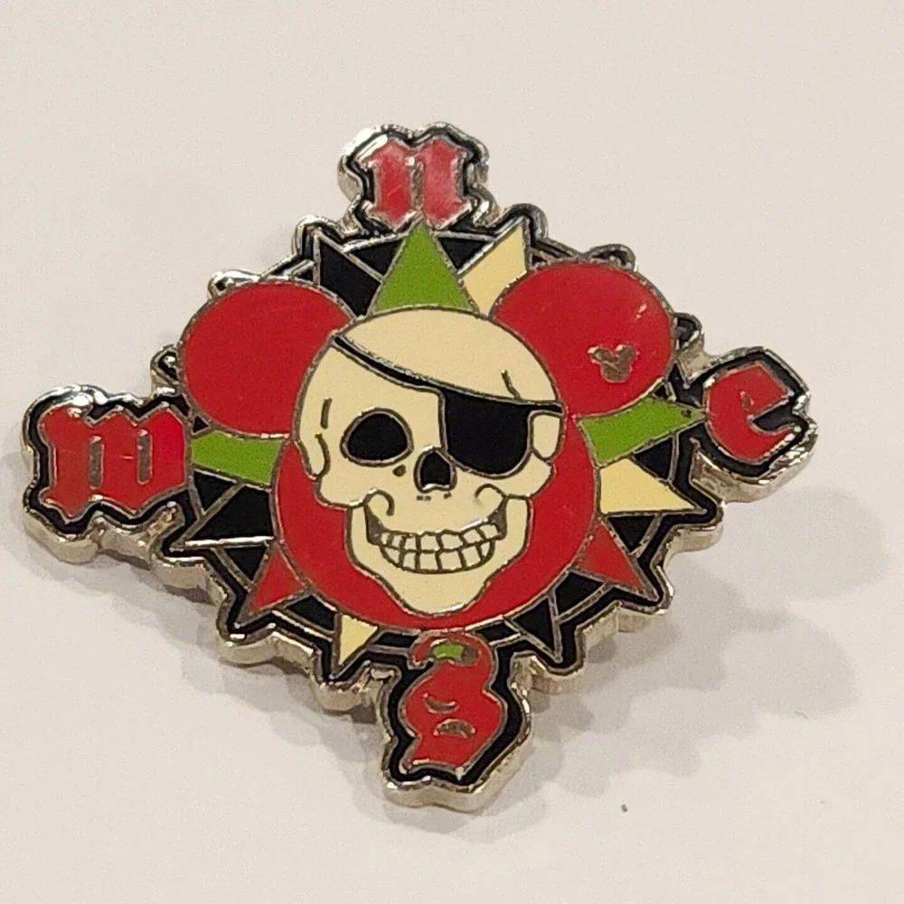 Disney Pin Pirates of the Caribbean Skull Compass AP Artist Proof LE 00050